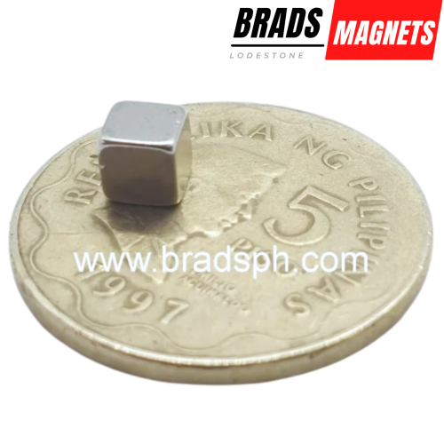 5 x 5 x 5 (mm)